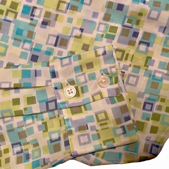 GAP Geometric Print Shirt in Shades of Green - Picture 7 of 8